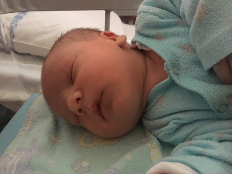 Szüléstörténet 128, Ambrus baba