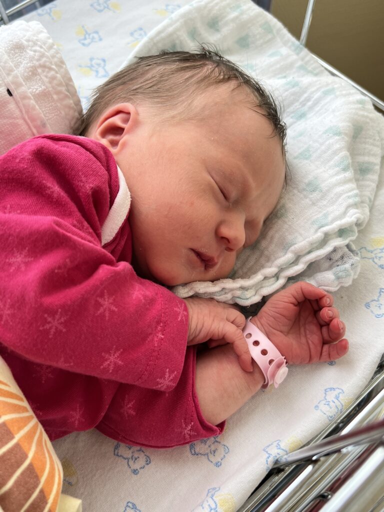 Szüléstörténet 207, Rozina baba